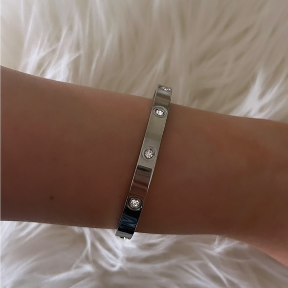 NWT silver love bangle bracelet - Picture 4 of 7